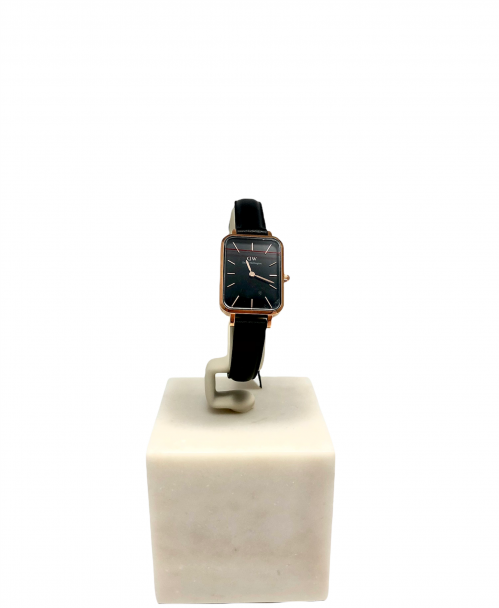 Nuovo orologio Daniel Wellington con cassa quadrata e quadrante color nero. DW00100435 Daniel Wellington.